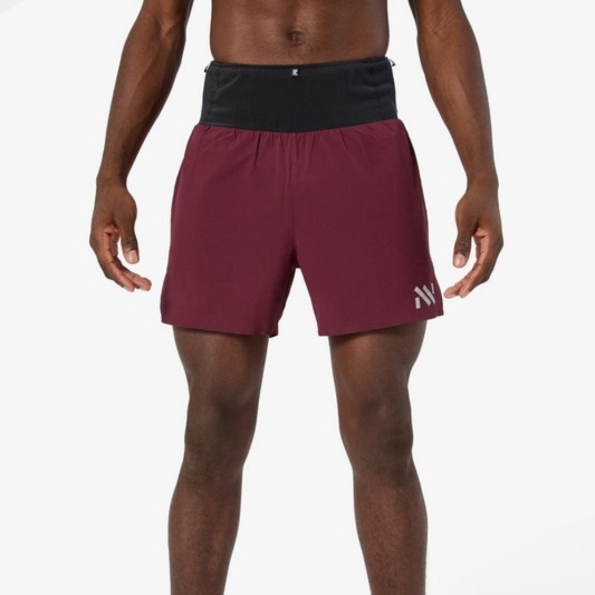 NNormal Race Short Burgundy - vista frontal no modelo