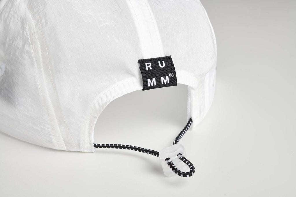 RUMM Club Cap White - pormenor do bordado
