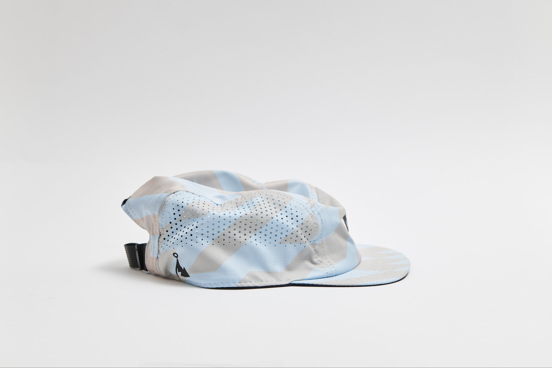 VÅGA FEATHER RACING CAP - PASTEL BLUE / LIGHT TAUPE / NAVY BLUE