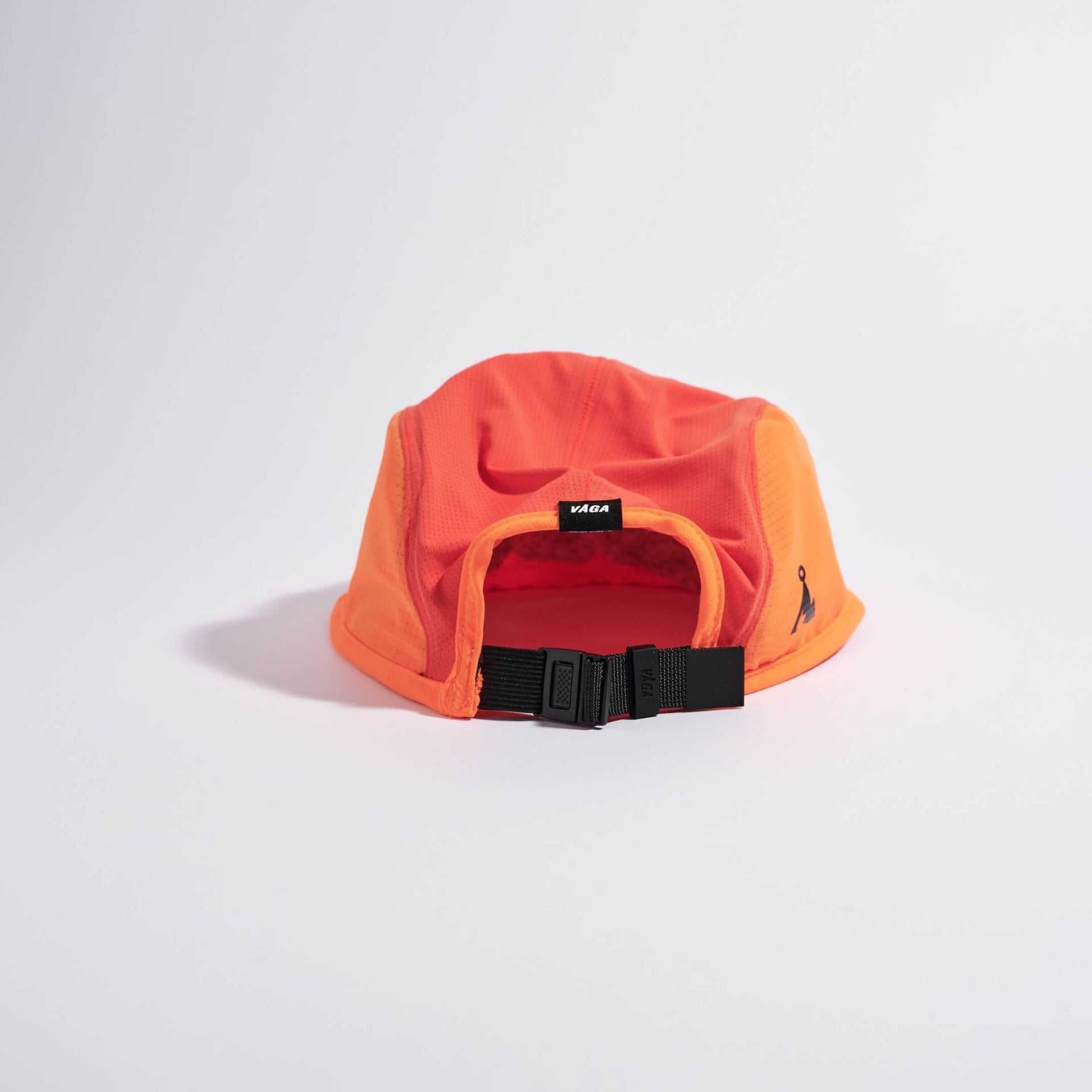 GORRA DE CARRERAS CON PLUMA VÅGA - NARANJA NEÓN / CIRUELA