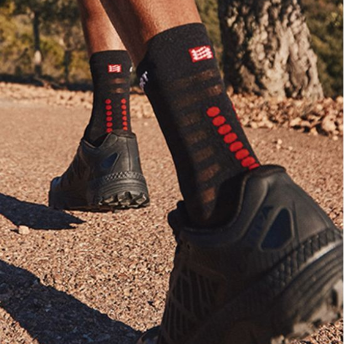 Compressport Pro Racing Socks V4.0 Ultralight Run - Black/Red