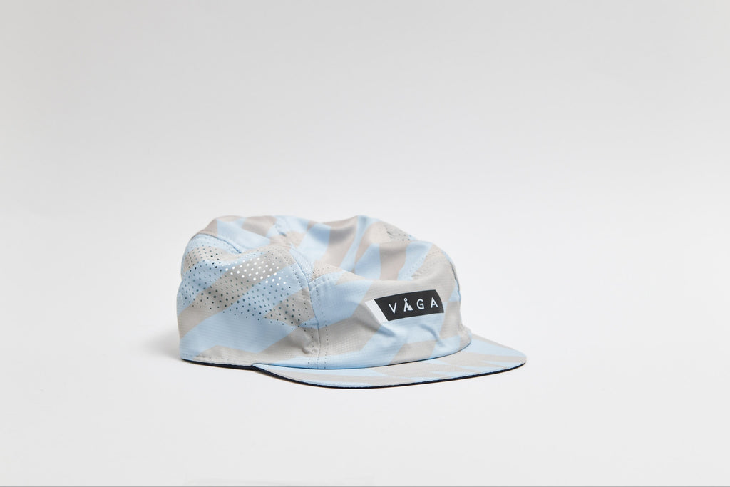 VÅGA FEATHER RACING CAP - PASTEL BLUE / LIGHT TAUPE / NAVY BLUE