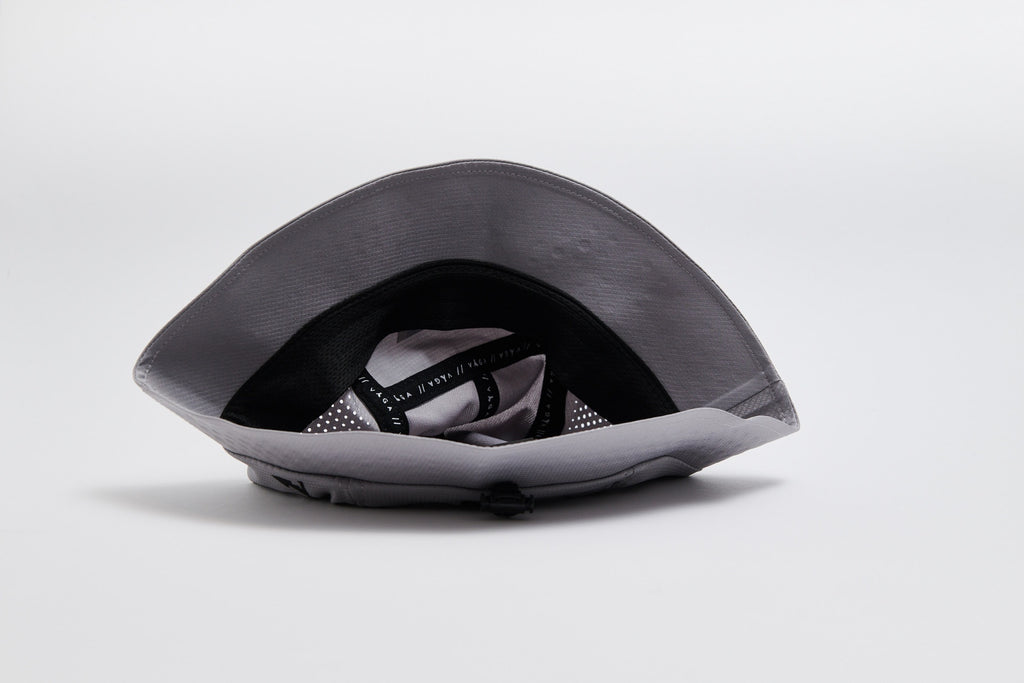 VÅGA FEATHER BUCKET HAT - ALUMINIUM GREY / BLACK