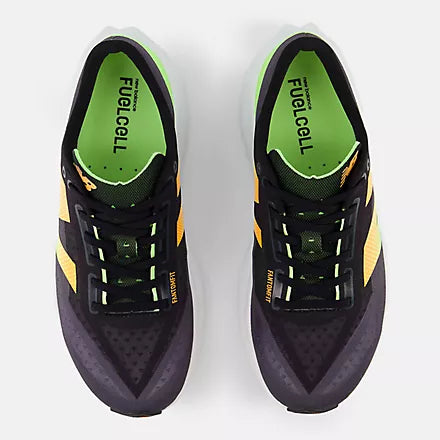 New Balance FuelCell Rebel v4 - Black com Graphite e White Peach