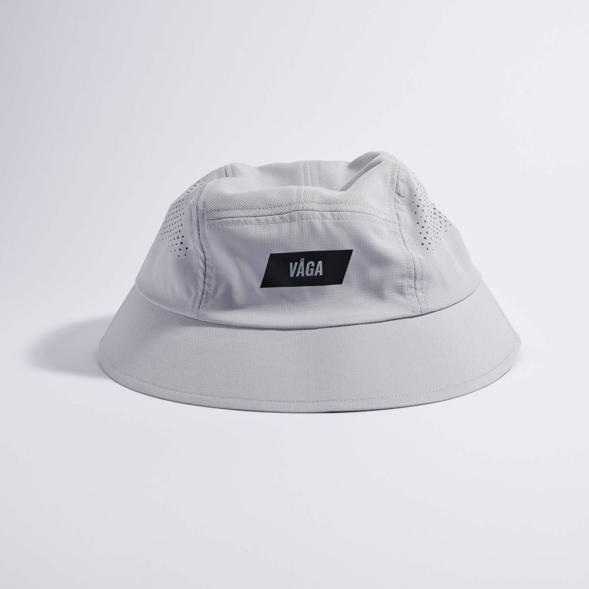 VÅGA FEATHER BUCKET HAT - ALUMINIUM GREY / BLACK