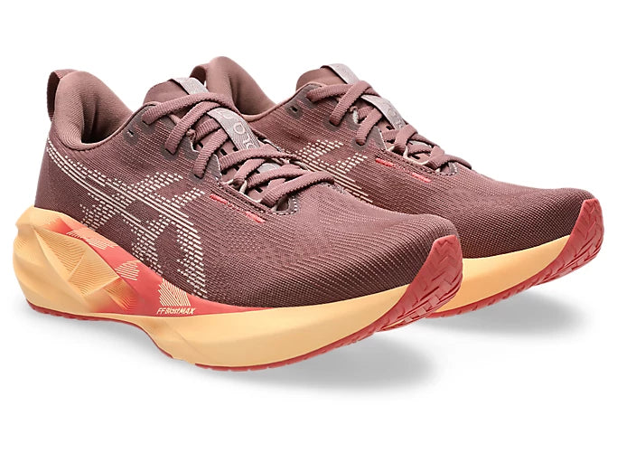 Asics Novablast 5 Woman - Rubble Red/Fawn
