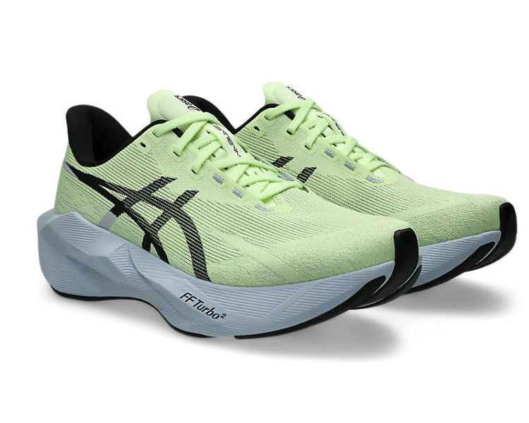 Asics Novablast 6 vista de frente, upper em Engineered Mesh respirável