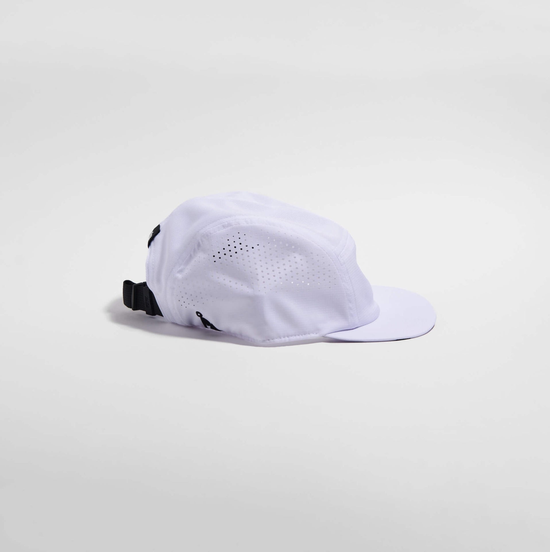 VÅGA FEATHER RACING CAP - WHITE / MIST GREY