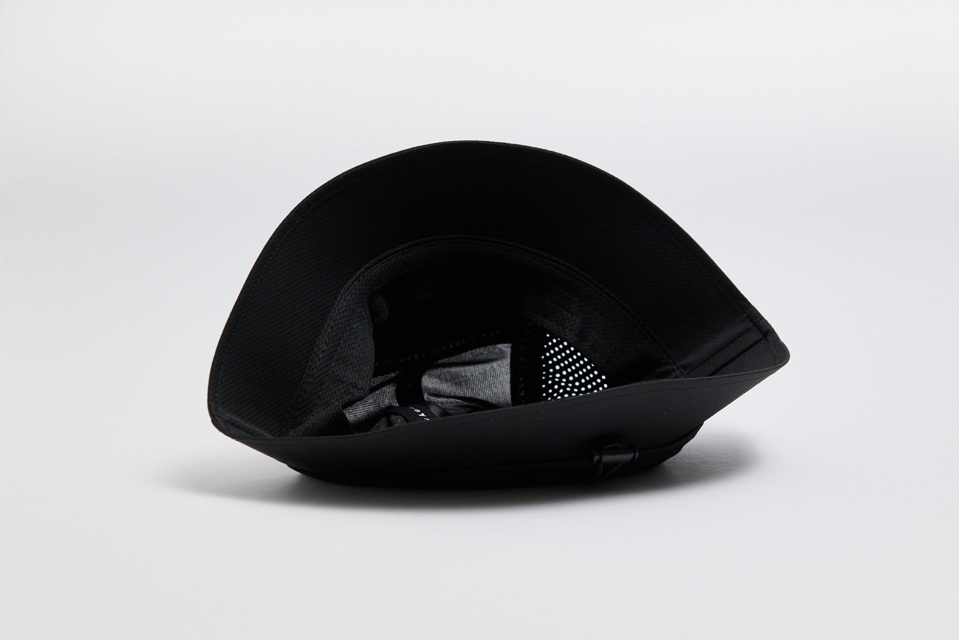 VÅGA FEATHER BUCKET - STORM BLACK
