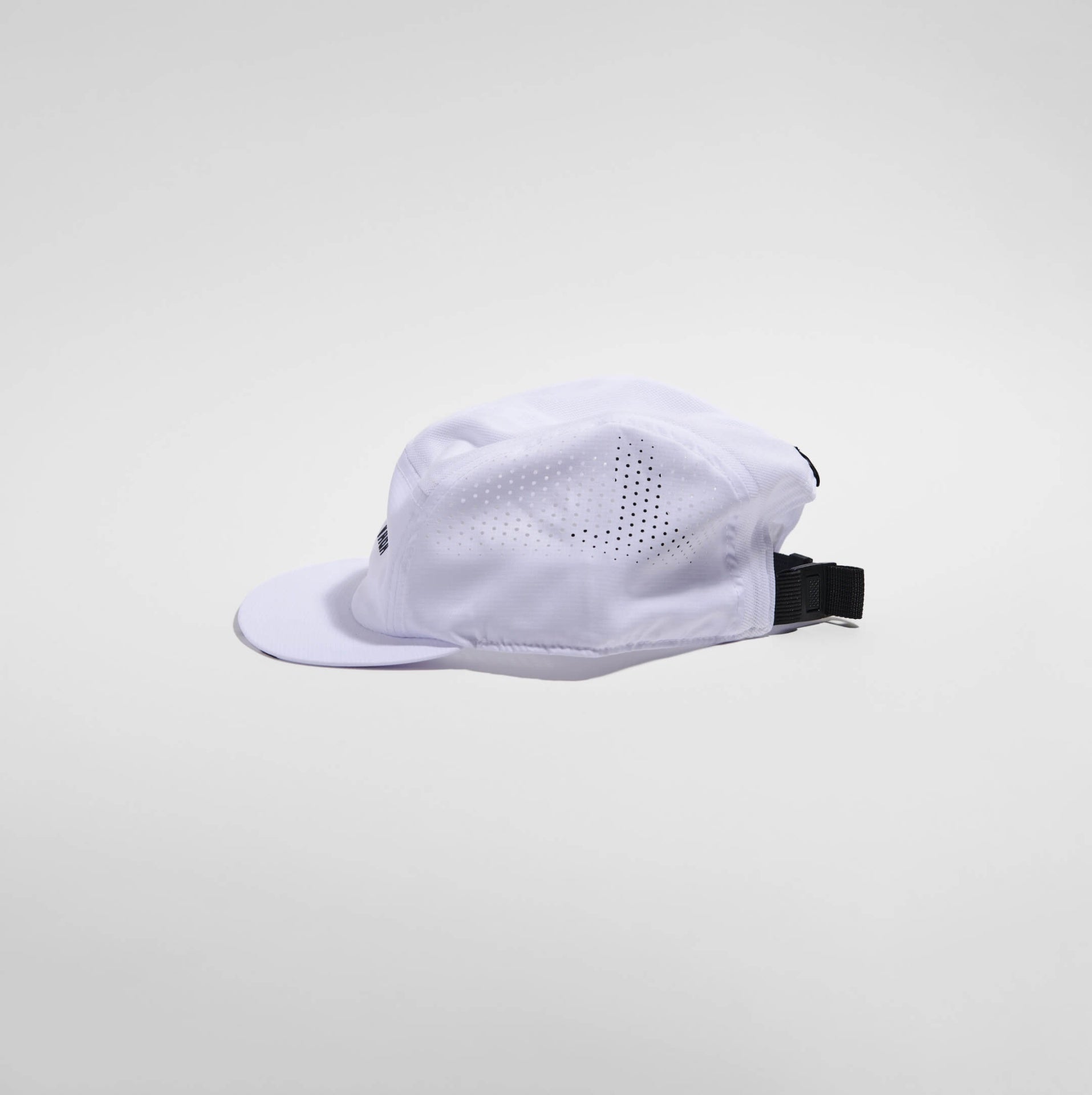 VÅGA FEATHER RACING CAP - WHITE / MIST GREY