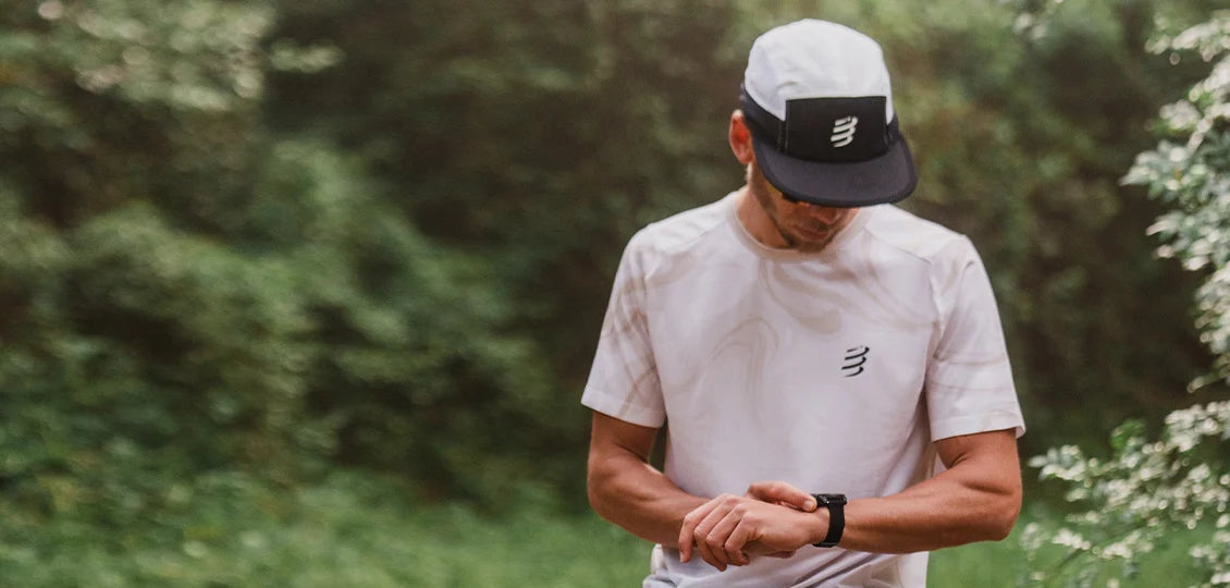 Compressport 5 Panel Cap - Black / White