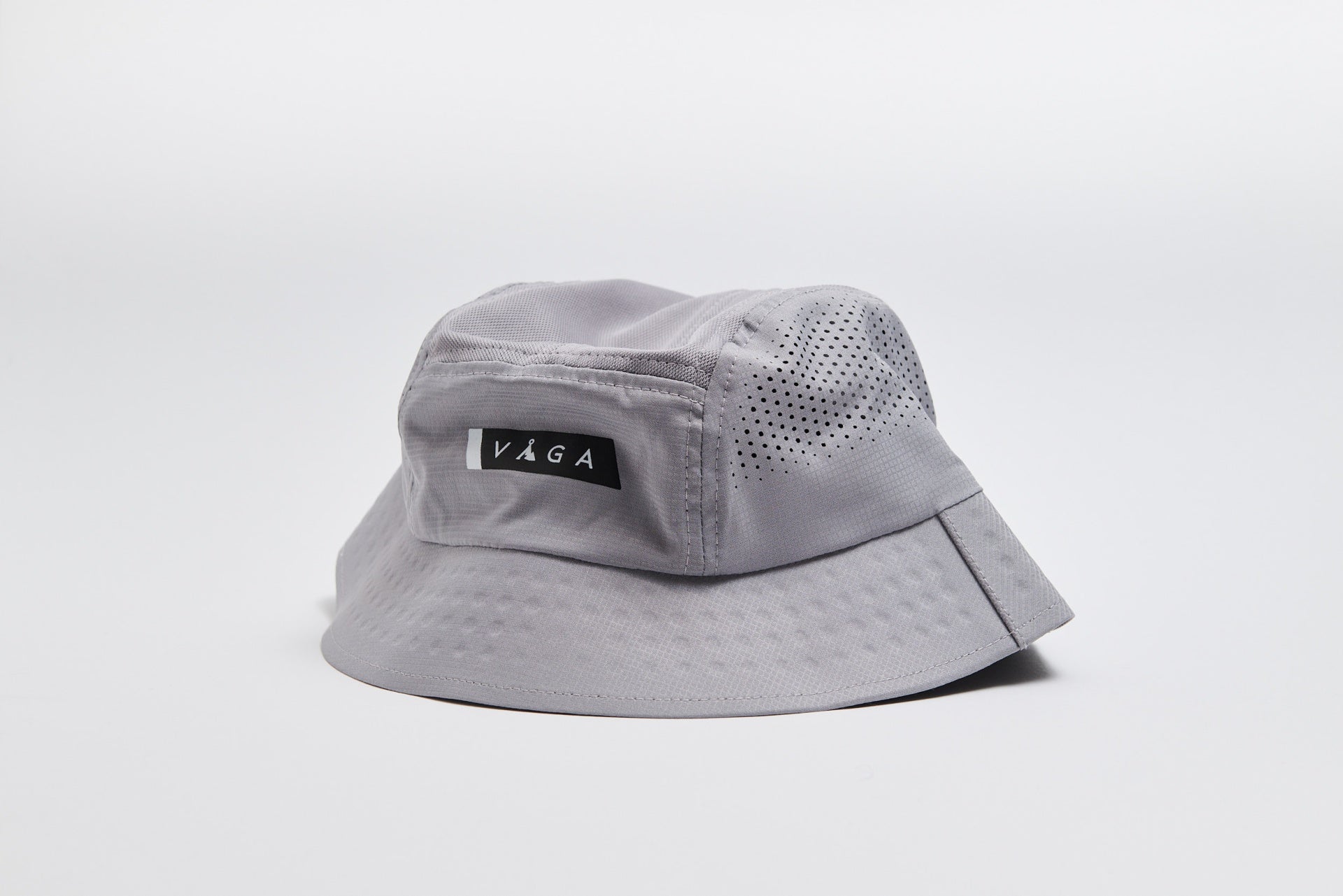 VÅGA FEATHER BUCKET HAT - ALUMINIUM GREY / BLACK