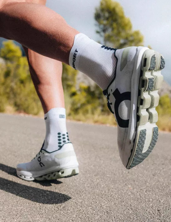 Compressport Pro Racing Socks V4.0 Run High - White / Black