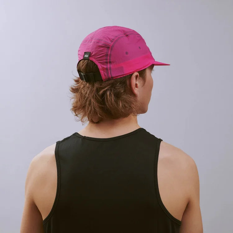 VÅGA FEATHER EDGE CAP - BRIGHT PINK