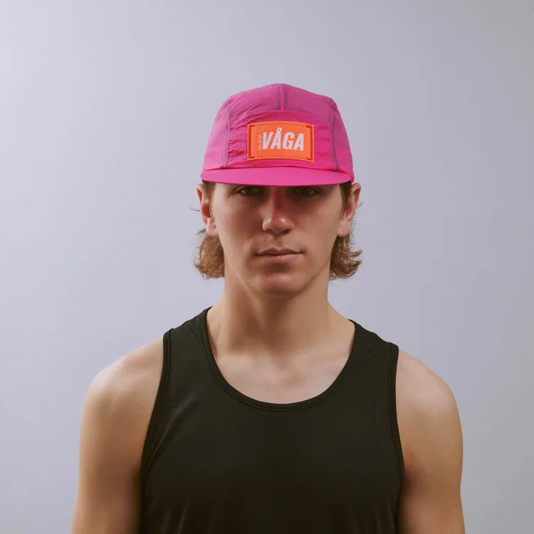 VÅGA FEATHER EDGE CAP - BRIGHT PINK