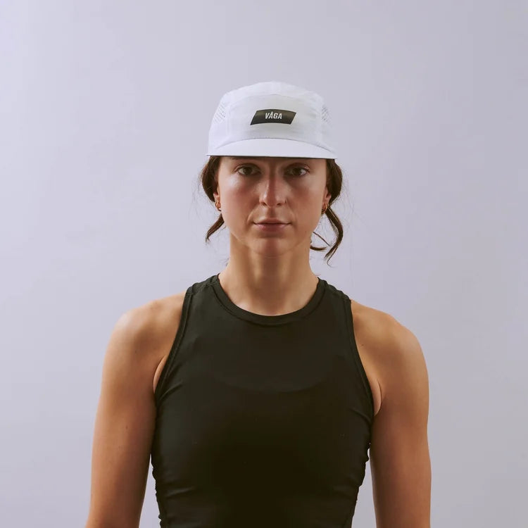 VÅGA FEATHER RACING CAP - WHITE