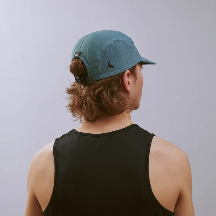 GORRA DE CARRERAS CON PLUMA VÅGA - NARANJA NEÓN / CIRUELA